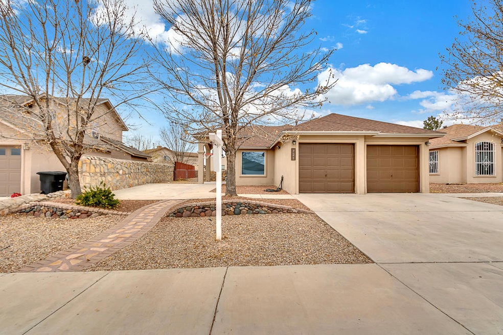 721 Desert Ash Dr, Horizon City, TX 79928 - photo 1