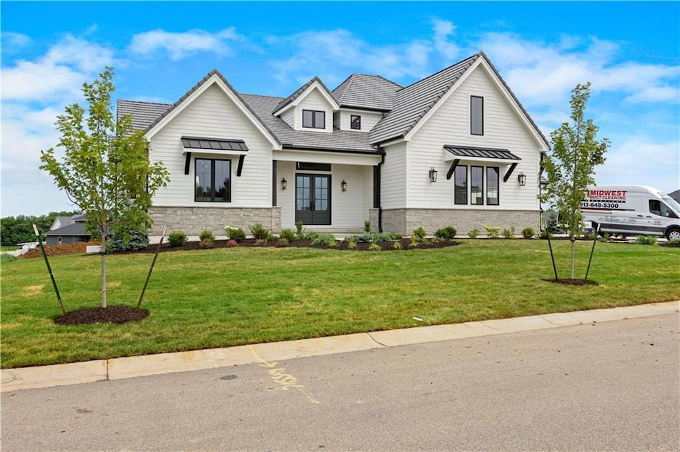 For Sale $1,574,035 • Co-Listing Agent