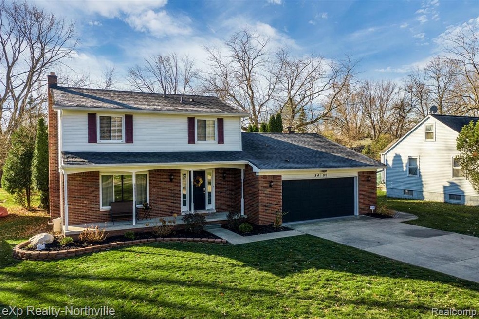 Welcome Home! 8409 Rucker, Grosse Ile, Michigan