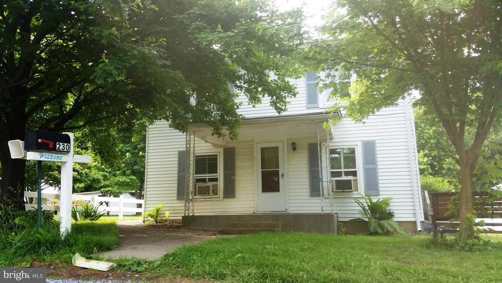 230 W O St, Purcellville, VA 20132 - photo 1
