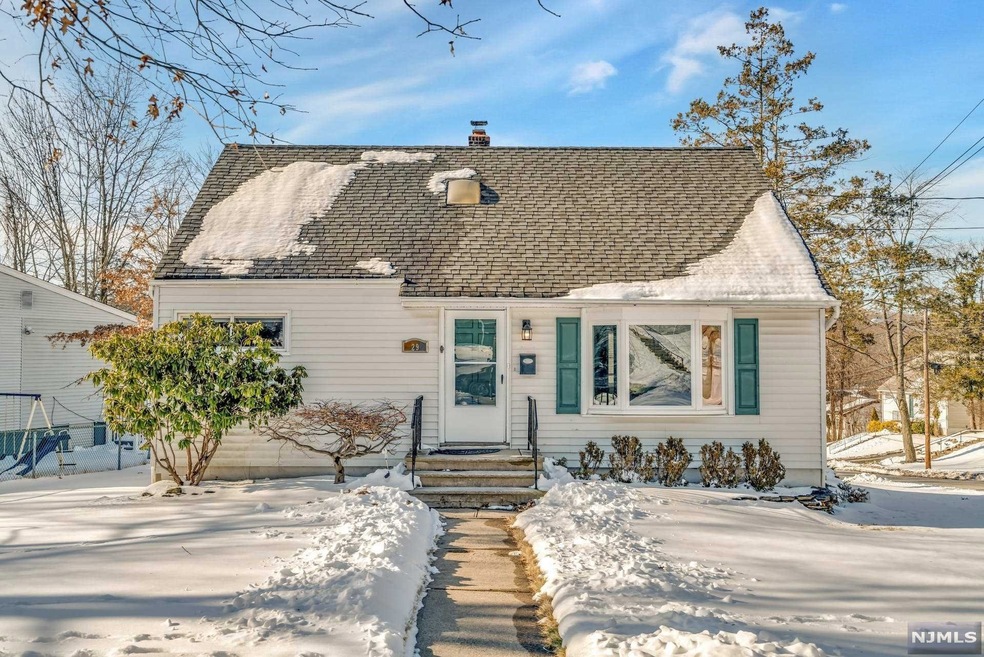 29 Phyllis Rd, West Orange, NJ 07052 - photo 1