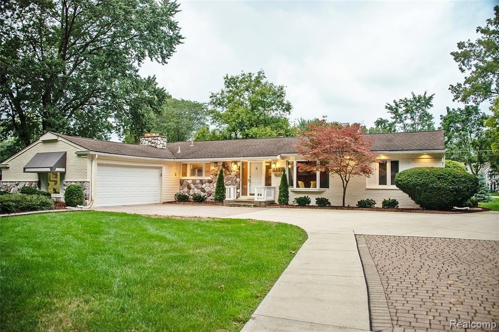 3023 Middlebury Ln, Bloomfield Hills, MI 48301 - photo 1