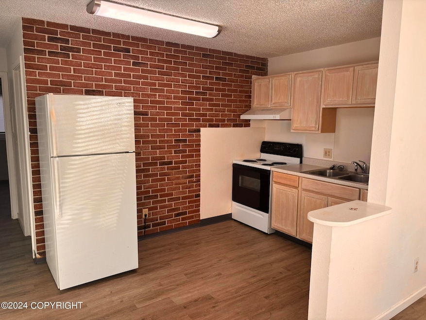 1425 W 40th Ave unit 3, Anchorage, AK 99503 - photo 1