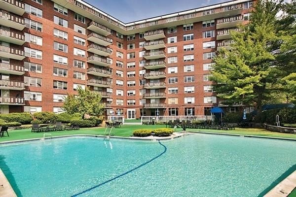 Imperial Towers unit 712, Chestnut Hill, MA 02467 - photo 1