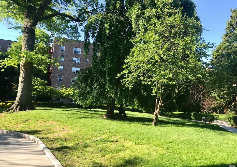 14737 38th Ave unit C65, Flushing, NY 11354 - photo 1