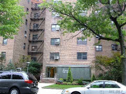 13820 31st Rd unit 3A, Flushing, NY 11354 - photo 1