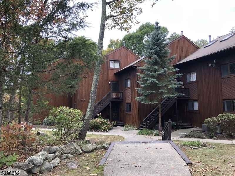 1 Point Owoods Ter U 3 unit 3, Vernon Twp., NJ 07462 - photo 1