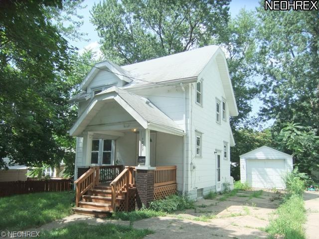 Welcome to 1237 Brandon Avenue in Akron, Ohio. Fea