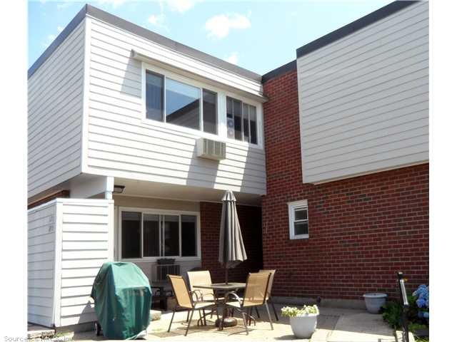 170 West Walk unit 170, West Haven, CT 06516 - photo 1