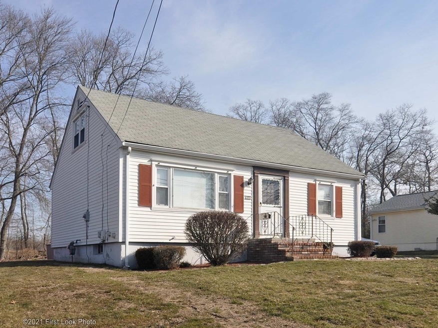 780 Valentine St, Fall River, MA 02720 - photo 1