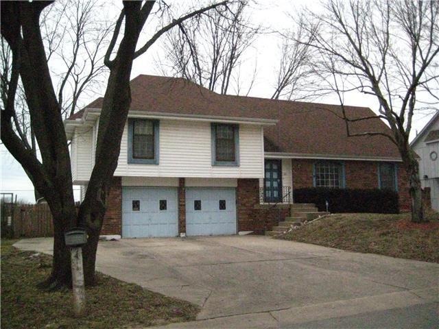 701 NW 19th St, Blue Springs, MO 64015 - photo 1
