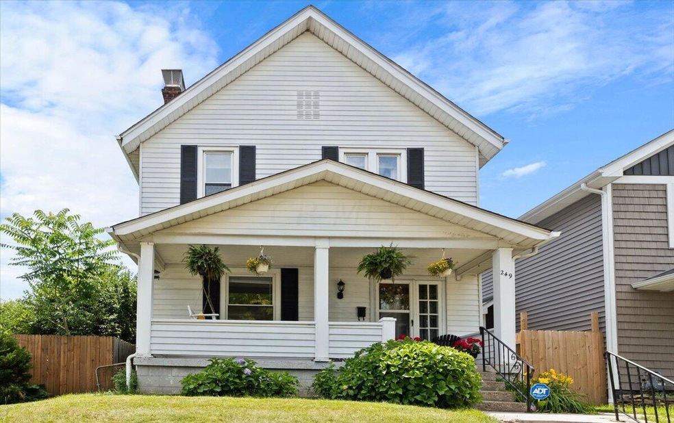 02-Exterior Front