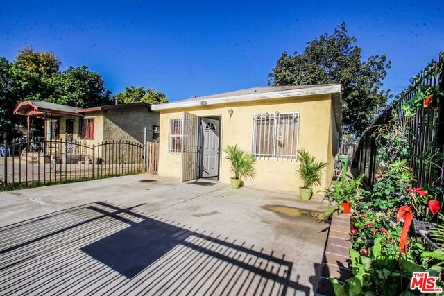 2087 E Hatchway St, Compton, CA 90222 - photo 1