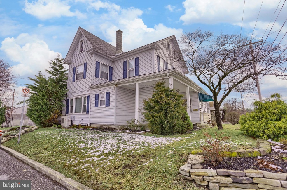 400 W Shady Ln, Enola, PA 17025 - photo 1