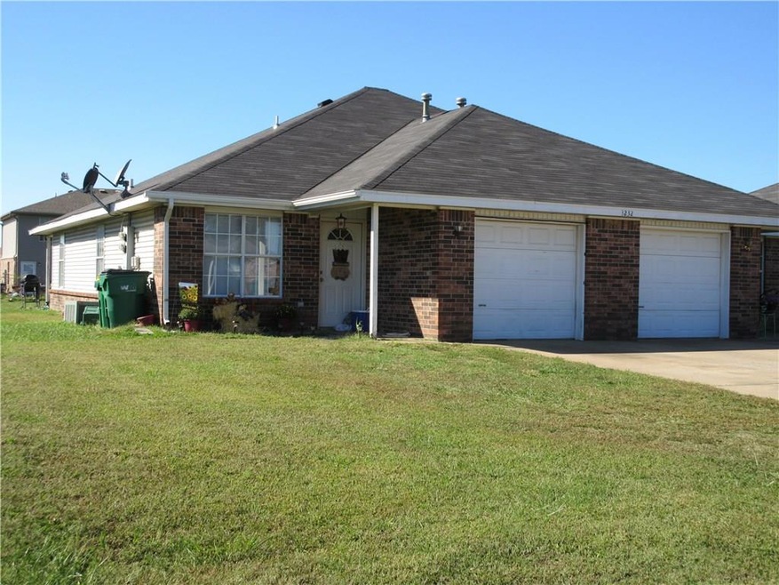 3232B Twin County St, Springdale, AR 72764 - photo 1