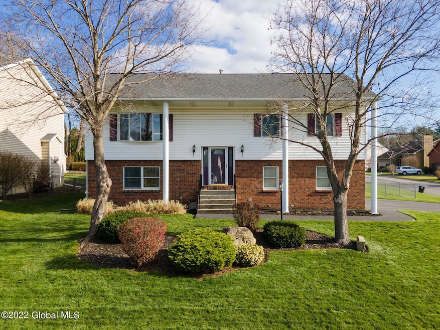 1-web-or-mls-17GlenmoreDr-1