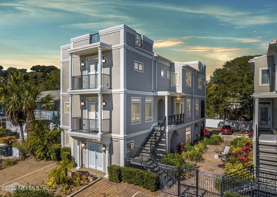 3 Bedroom/3 Bathroom Townhome