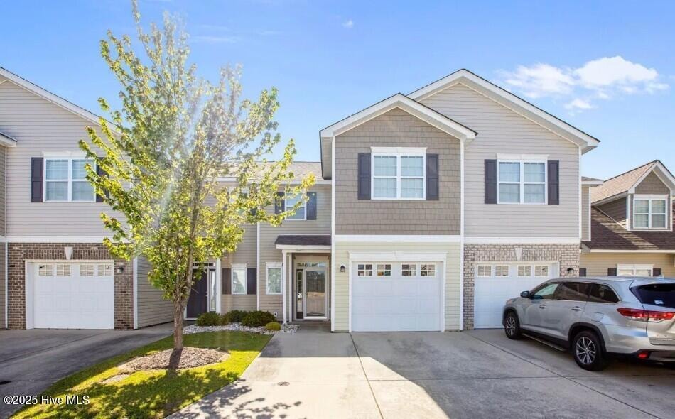 Front - 101-D Fosbury Way D