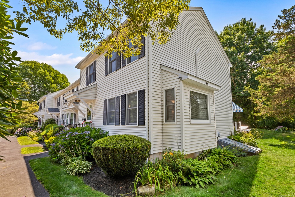 7 Castle Meadow Dr unit 7, Pawcatuck, CT 06379 - photo 1