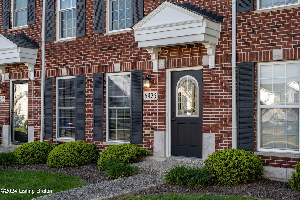 6925 Arbor Creek Dr unit 6, Louisville, KY 40228 - photo 1