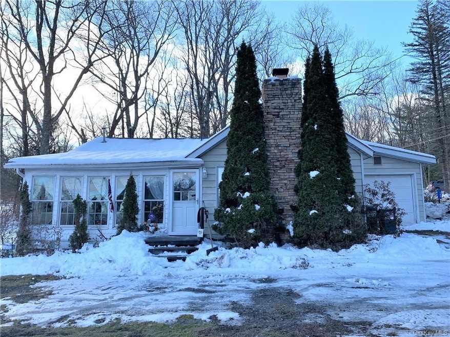 100 Market Rd, Greeley, PA 18425 - photo 1