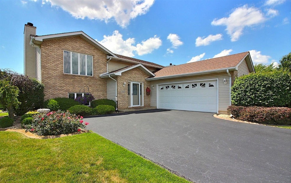 1512 Rosemary Ct, Dyer, IN 46311 - photo 1