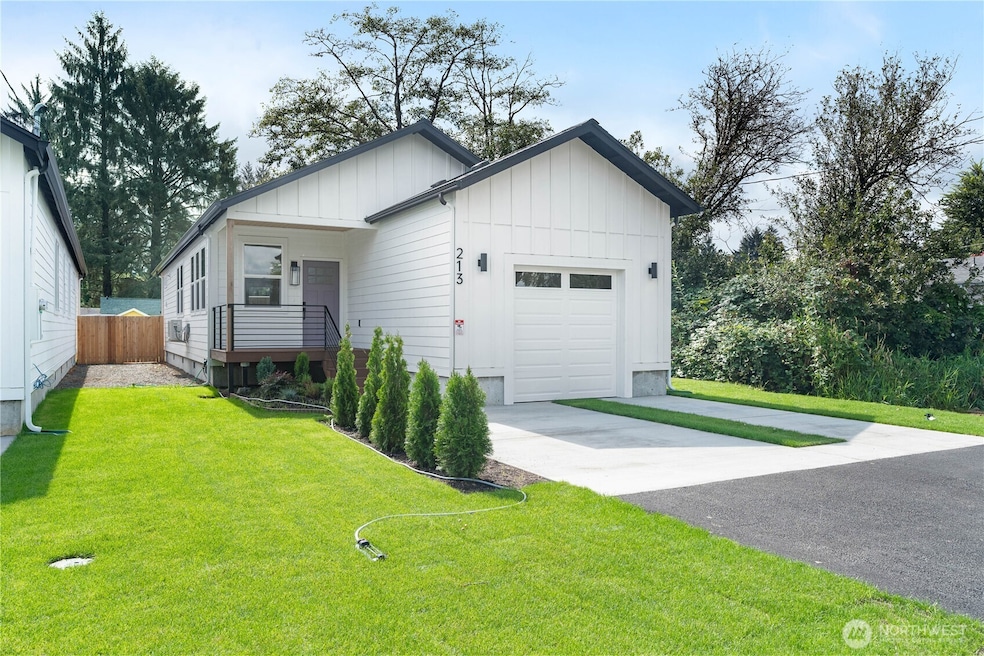 213 W Harriman St, Aberdeen, WA 98520 - photo 1