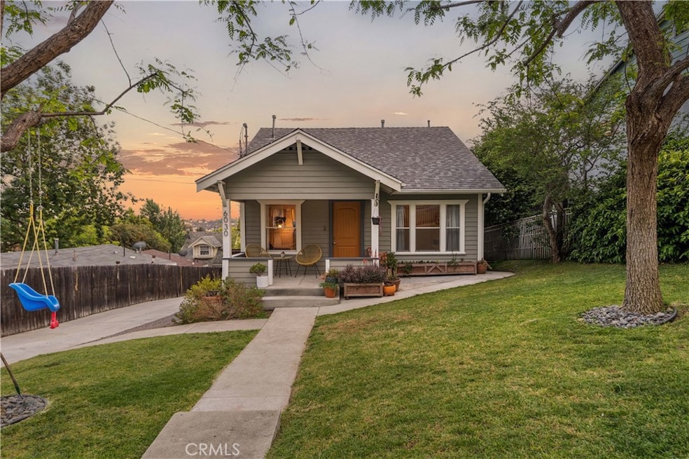 Sold $1,076,000 • Co-Listing Agent