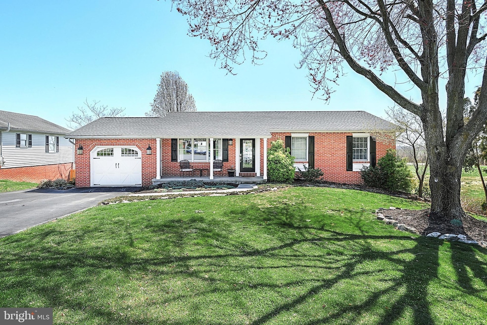 170 Kinsey Dr unit 25, Gettysburg, PA 17325 - photo 1