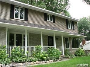 4 Bedrooms 2.5 Btahs with Walled Lake Schools
