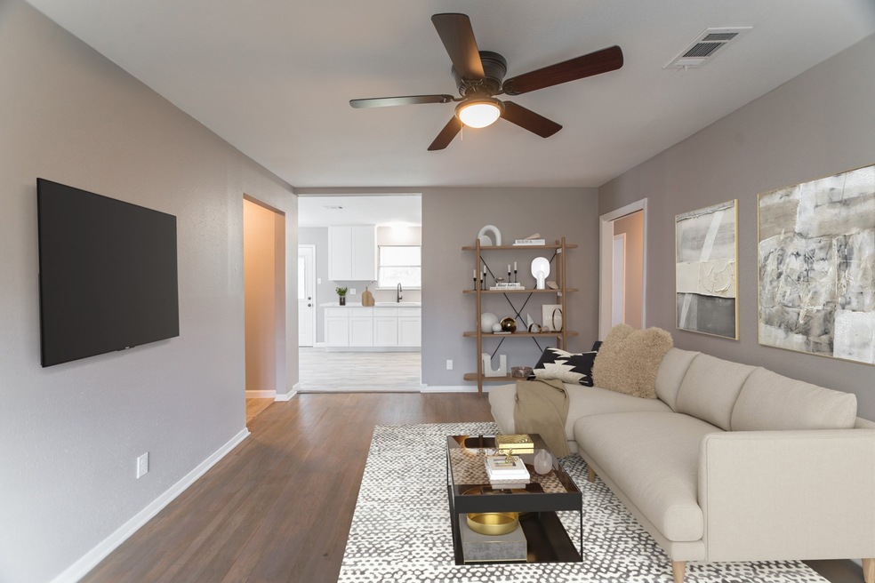 10318 Lera St, Houston, TX 77016 - photo 1