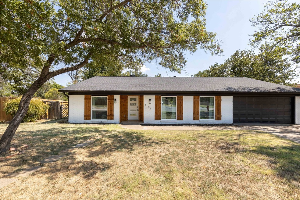 1104 Shady Oak Ct, Bedford, TX 76021 - photo 1