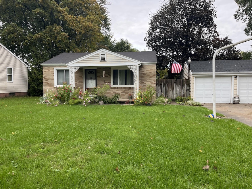 216 W Howe front of home