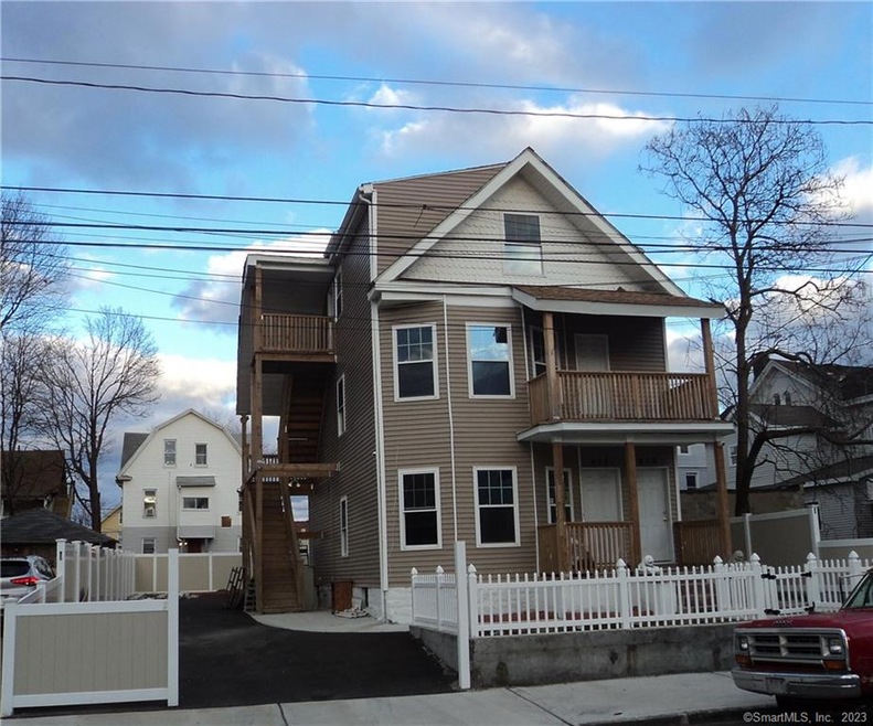 412 Hollister Ave unit 3, Bridgeport, CT 06607 - photo 1