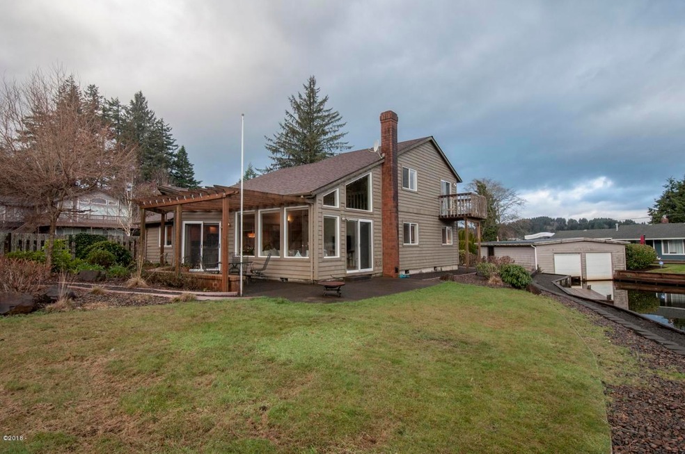 Exterior & Backyard