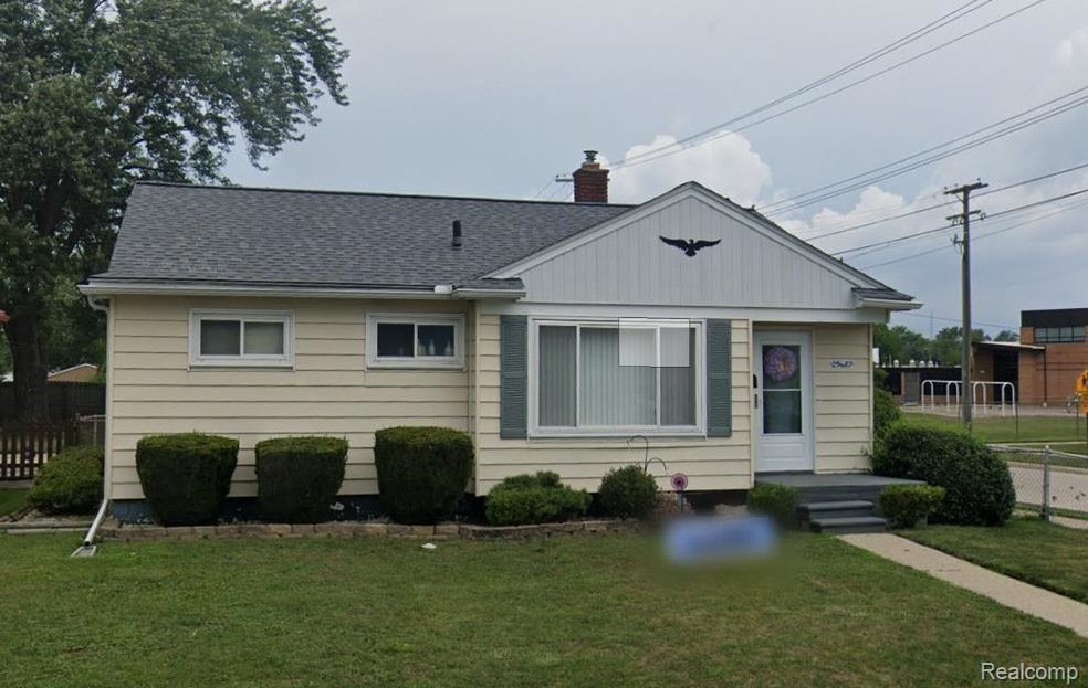 25687 Dodge St, Roseville, MI 48066 - photo 1