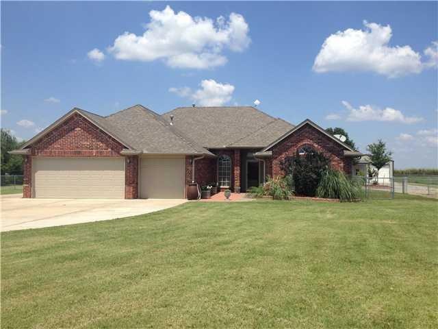4909 Penn Place Dr, Edmond, OK 73025 - photo 1