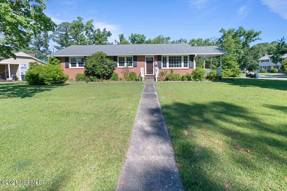 1009 Daniel Dr, Jacksonville, NC 28540 - photo 1