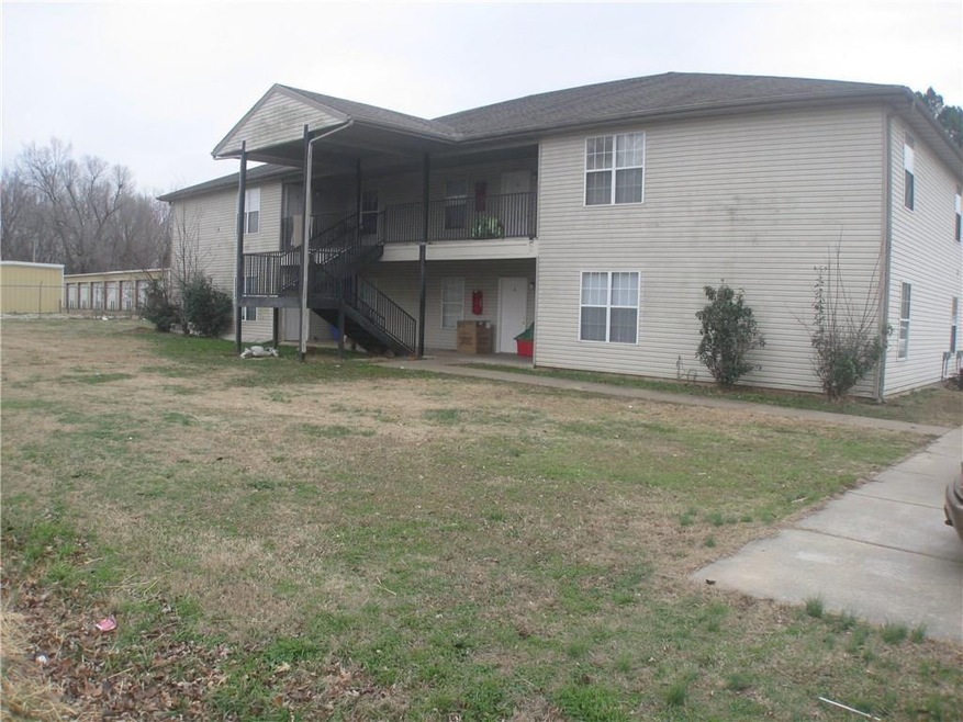 201 & 203 Baggett St, Prairie Grove, AR 72753 - photo 1