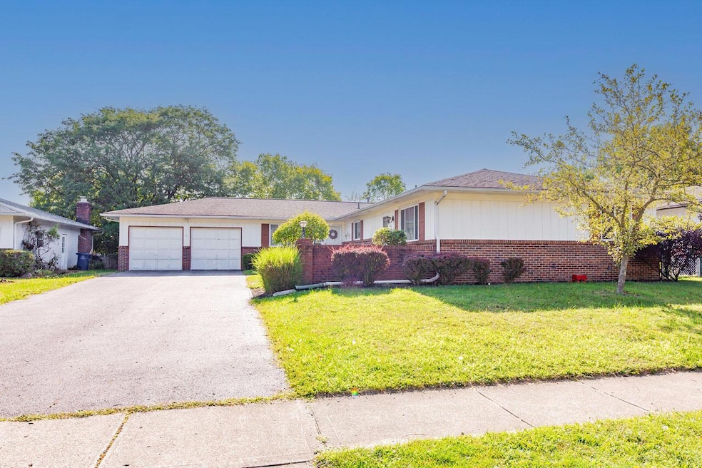 4834-4836 Winterset Dr, Columbus, OH 43220 - photo 1