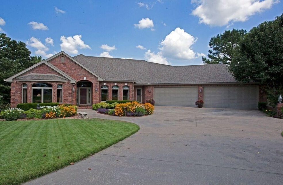 9 Mckenzie Ln, Bella Vista, AR 72715 - photo 1