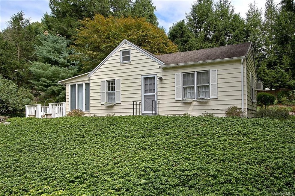 223 Quaker Rd, Chappaqua, NY 10514 - photo 1