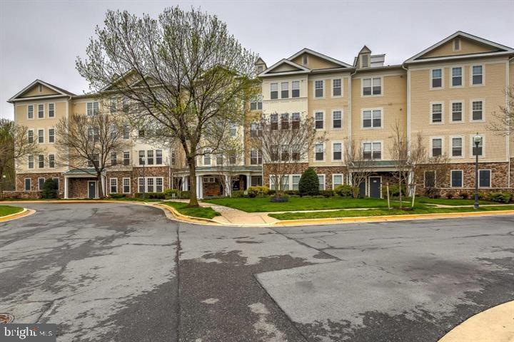 Lakeland Ridge Condominiums unit 201, Gaithersburg, MD 20878 - photo 1