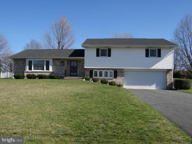 2954 Jefferson Dr, Chambersburg, PA 17201 - photo 1