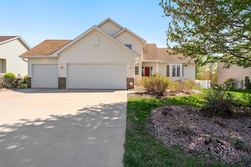 Sold $585,000