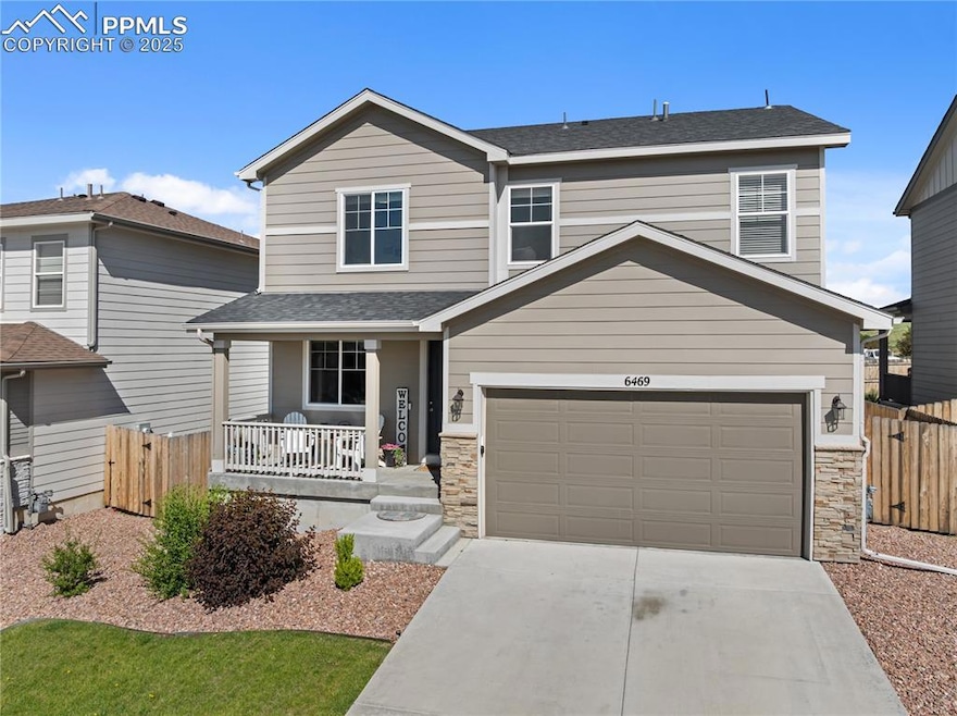 Front View Landscaped Yard