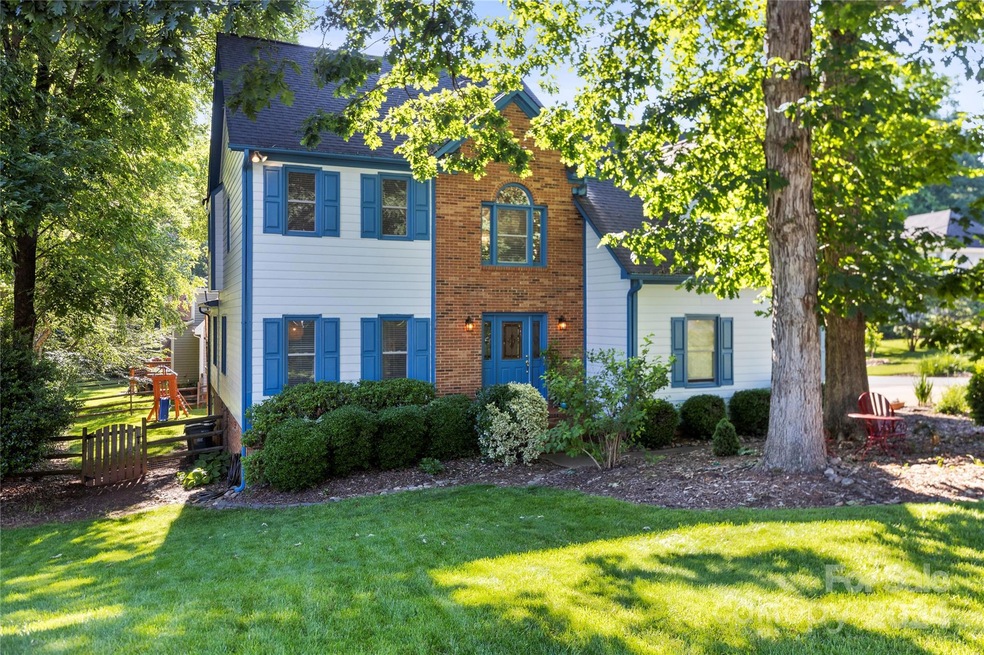 9213 Trestle Brook Ct, Huntersville, NC 28078 - photo 1