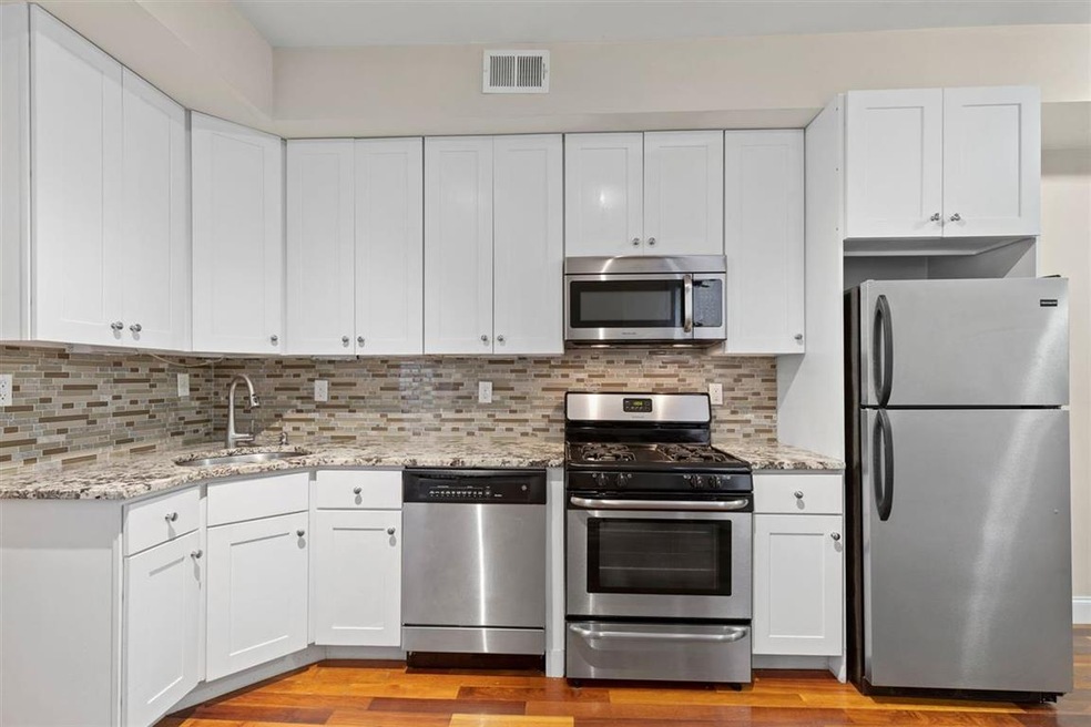 149 Webster Ave unit 1, Jersey City, NJ 07307 - photo 1