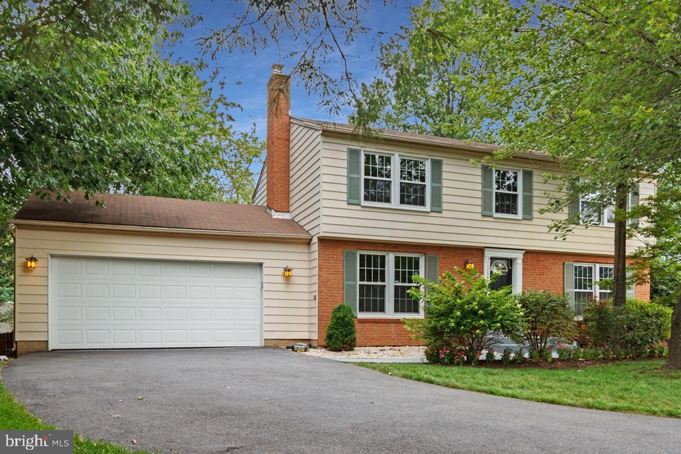 12641 Etruscan Dr, Herndon, VA 20171 - photo 1