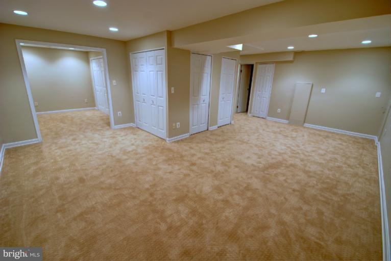 10125 Schoolhouse Woods Ct, Burke, VA 22015 - photo 1